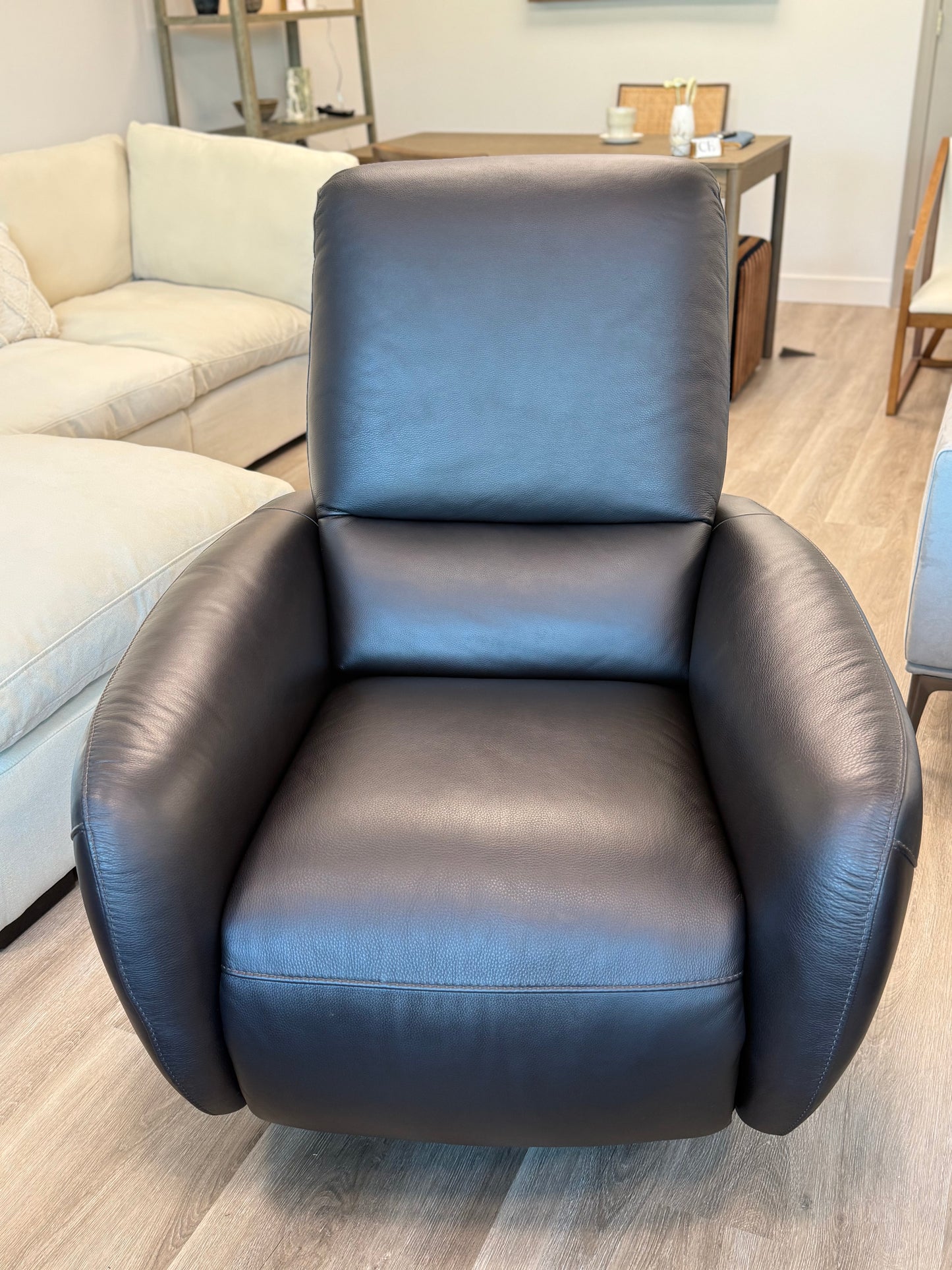 Natuzzi Italia Genny Leather recliner