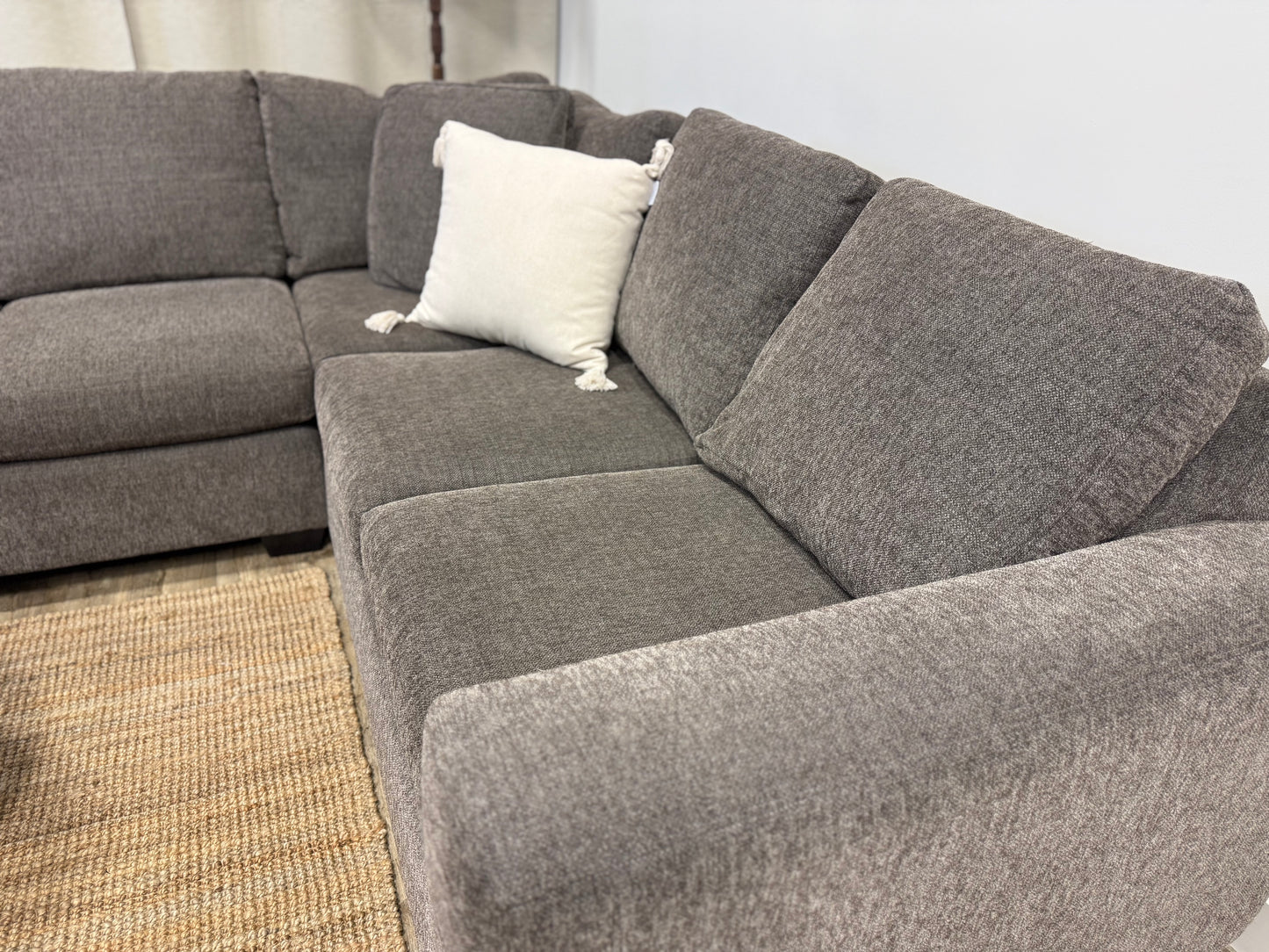 Pre-Owned Stylus Canadian Sectional