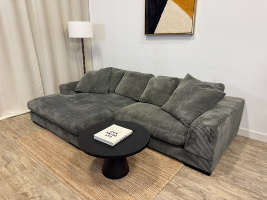 Pre-owned Moe’s Plunge Couch