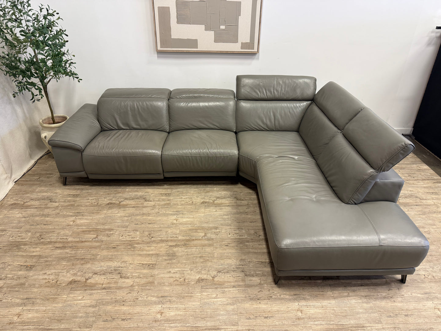 Pre owned Gilman Creek Leather Recliner Sectional