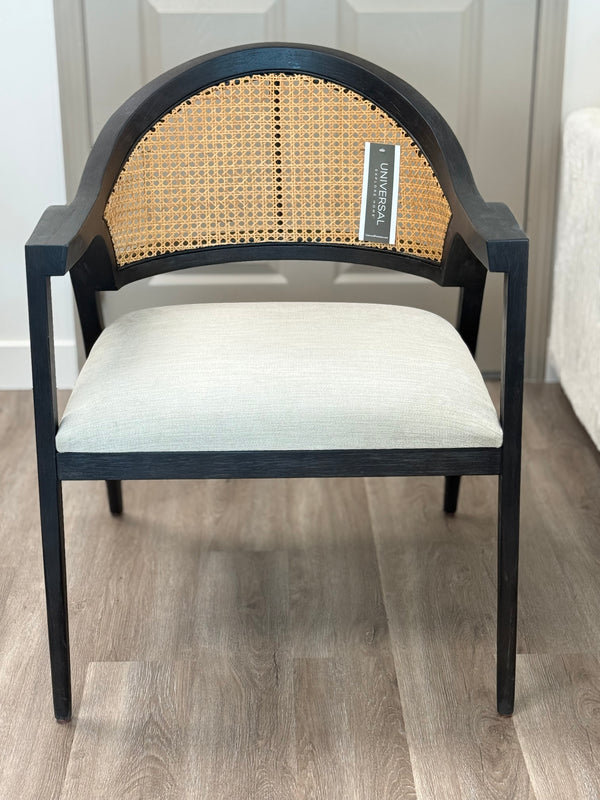 New High-End Accent Chair by Universal Furniture