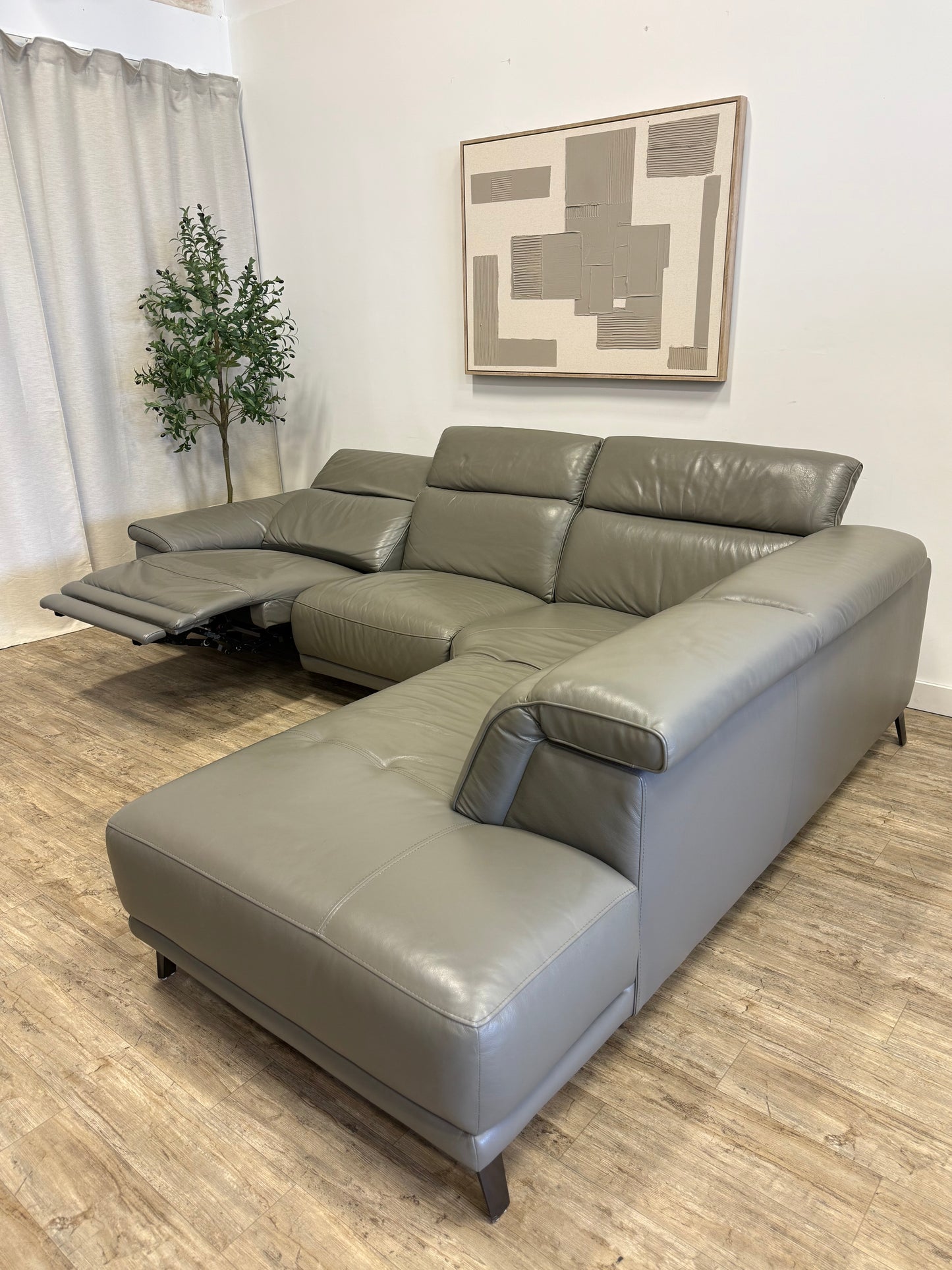 Pre owned Gilman Creek Leather Recliner Sectional