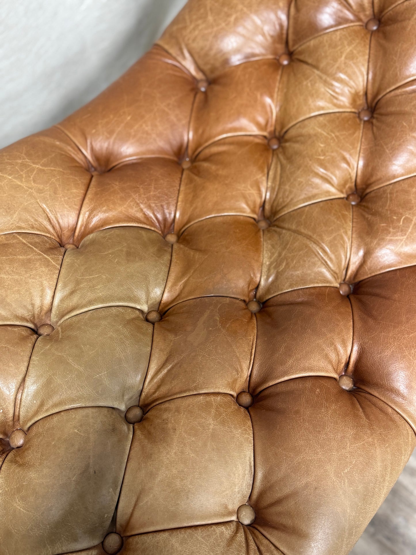 Pre owned Tufted Leather Chaise Lounge