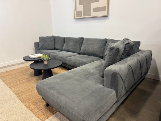Pre-Owned Stylish Sectional with modular seat