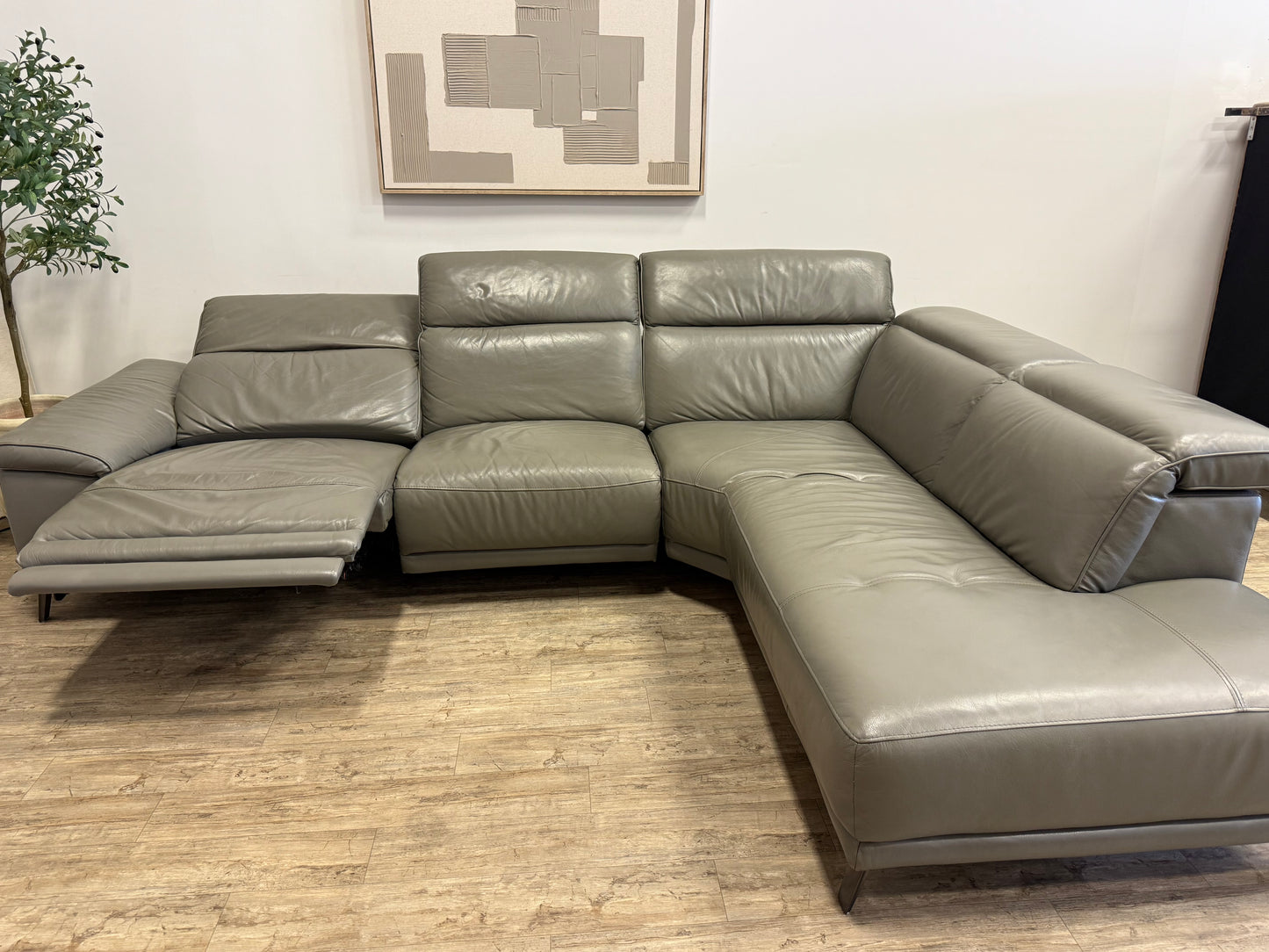 Pre owned Gilman Creek Leather Recliner Sectional